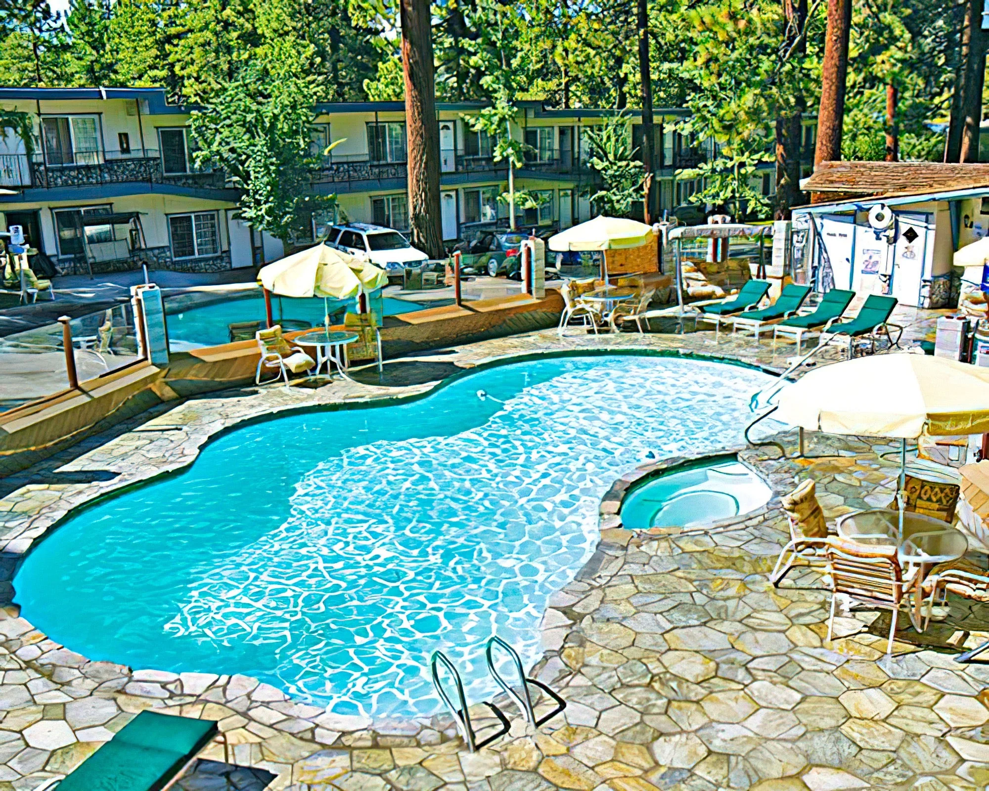 Americana Village - Image 2