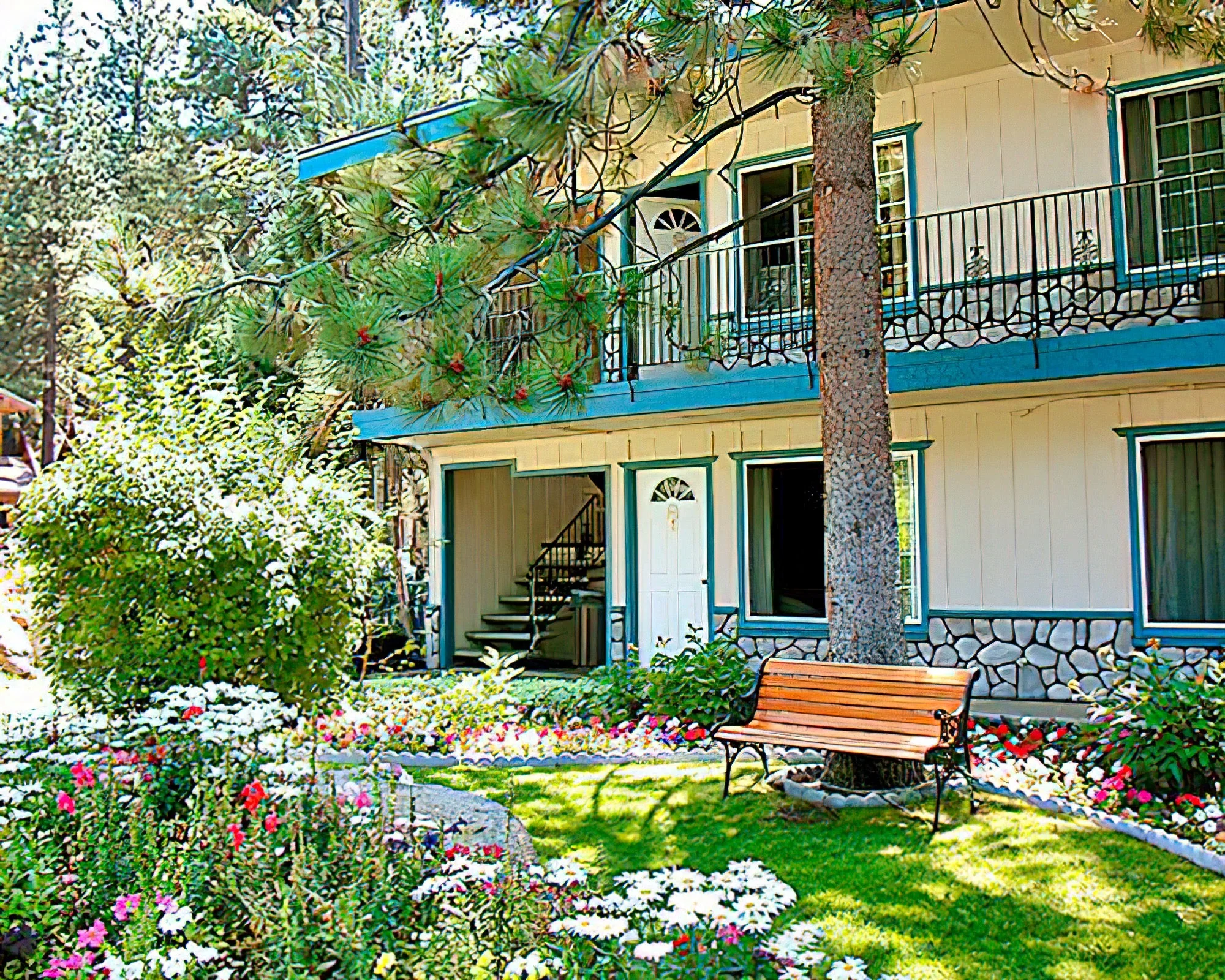 Americana Village - Image 3