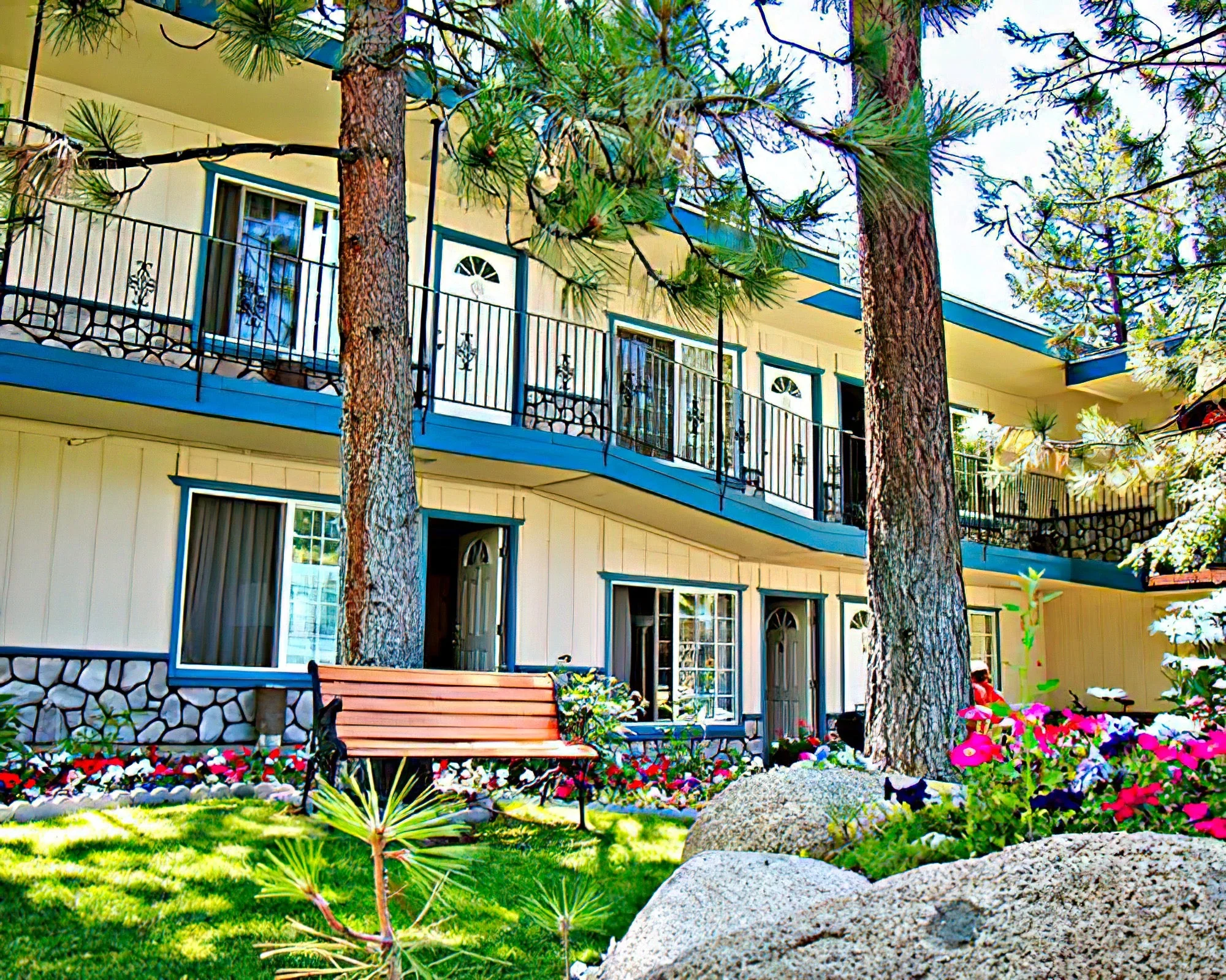 Americana Village - Image 5