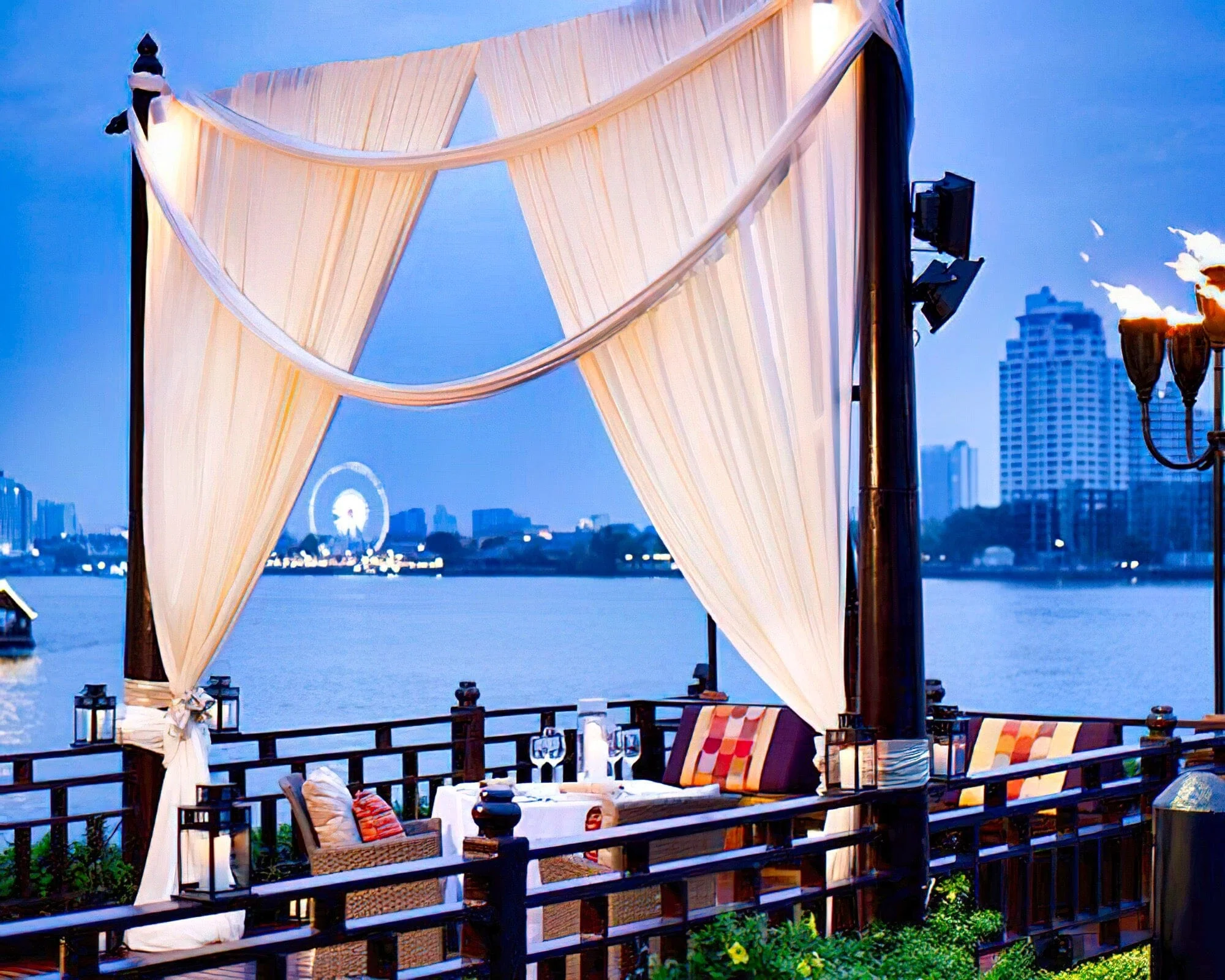 Anantara Riverside Bangkok Resort - Image 10
