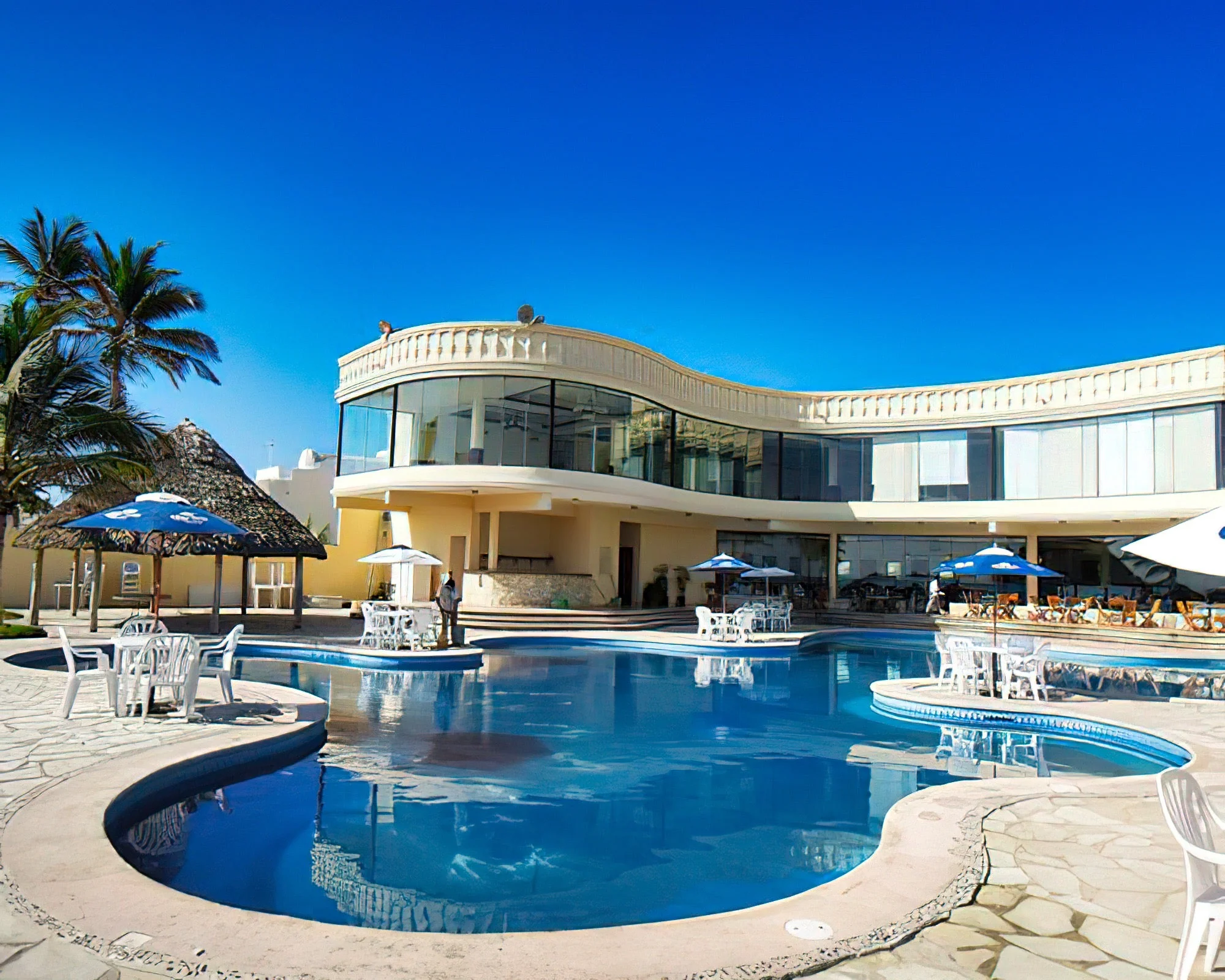 Arenas del Mar Resort - Image 2