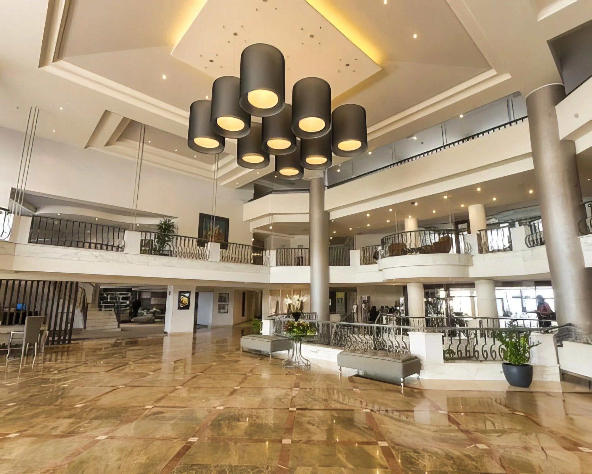 Baypoint Suites - Image 2