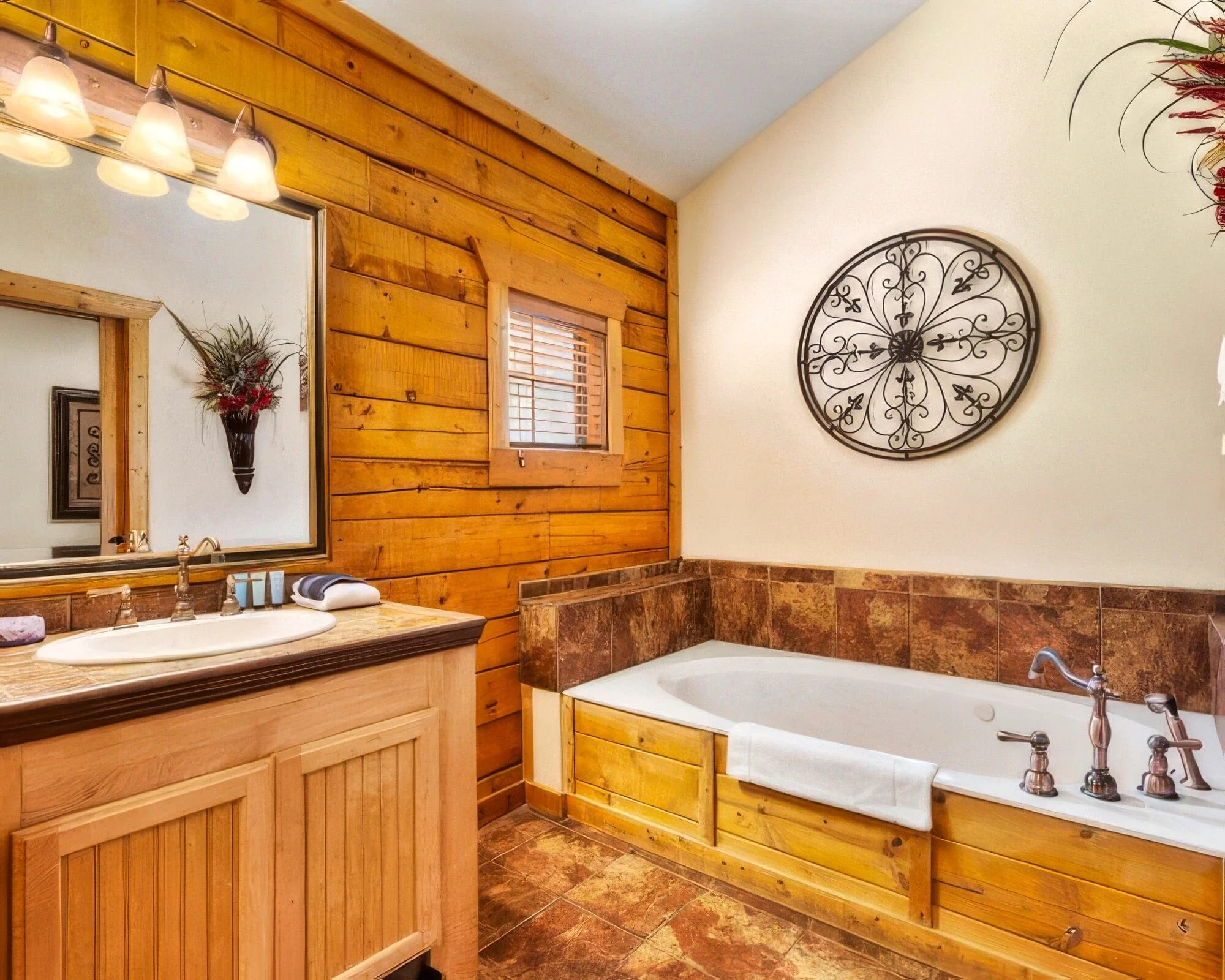 Cabins at Grand Mountain by Thousand Hills Vacations - Image 13