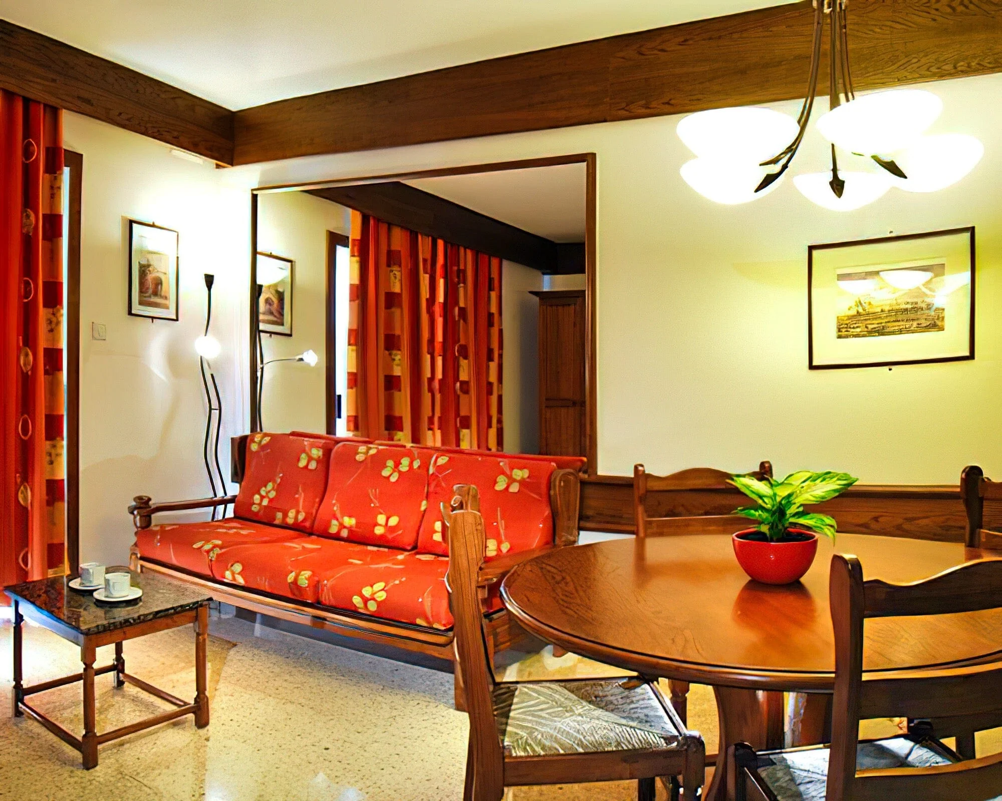 Club Riza - Image 6