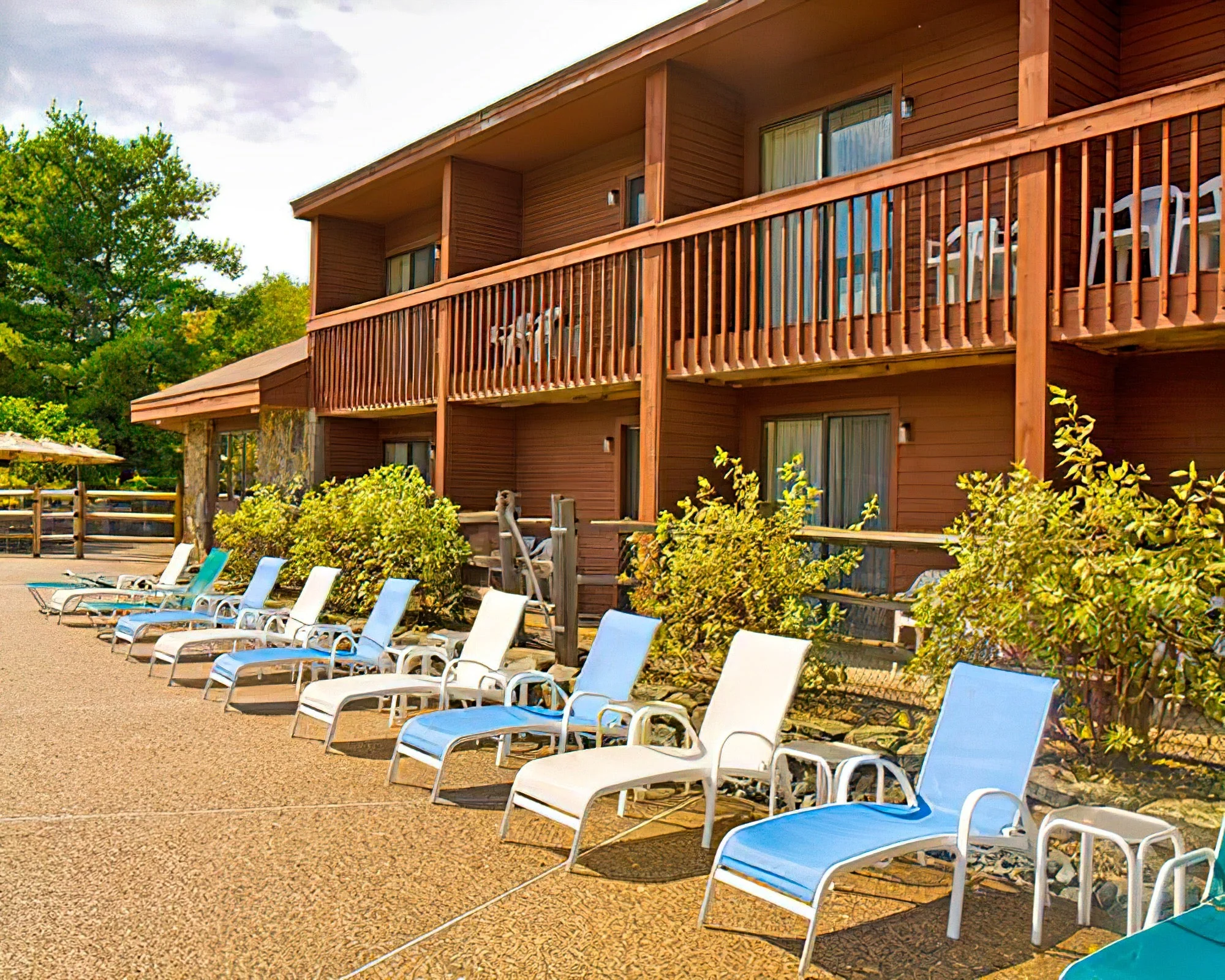 Fireside Inn & Suites at Lake Winnipesaukee - Image 3
