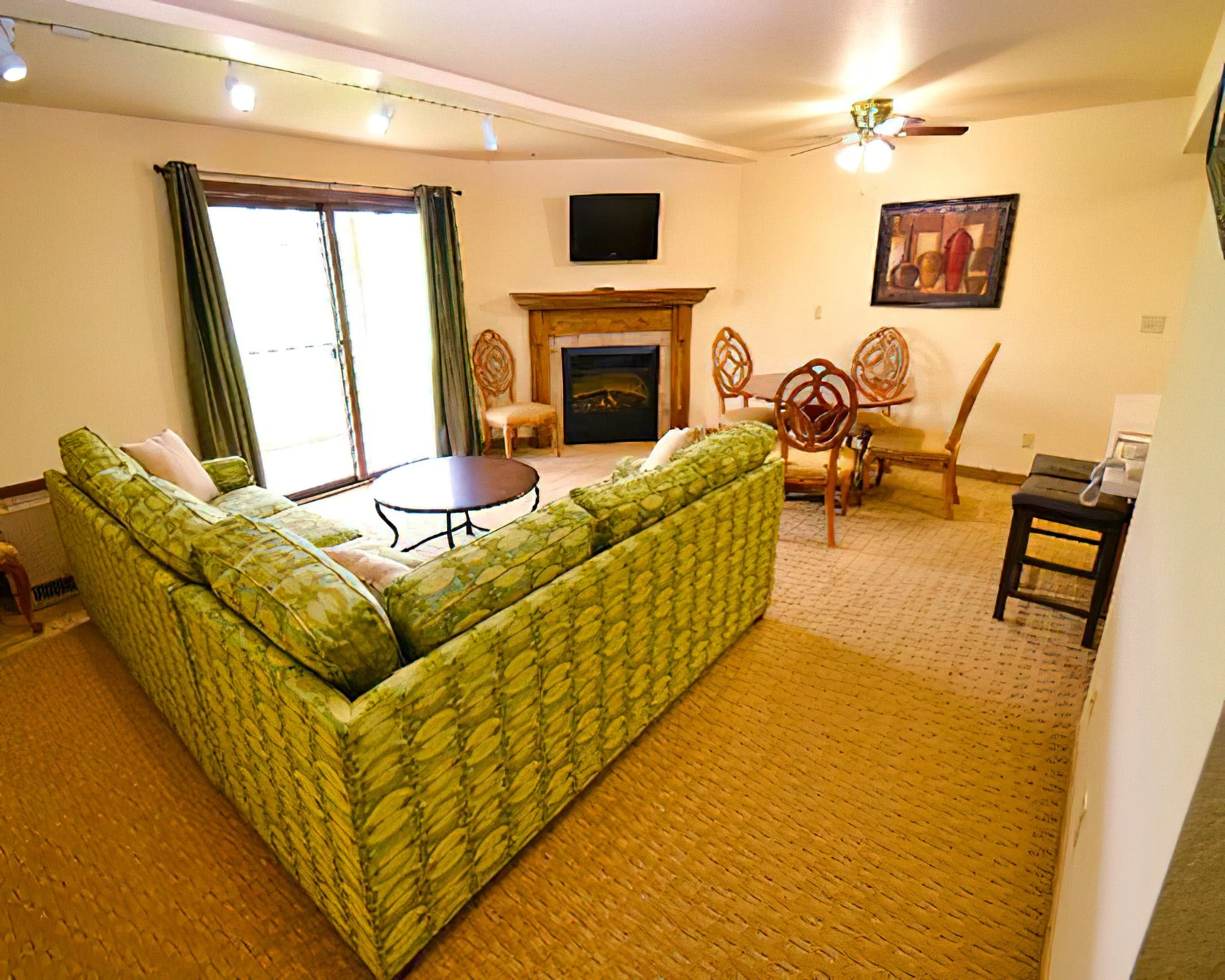 Fox Hills Resort - Image 4