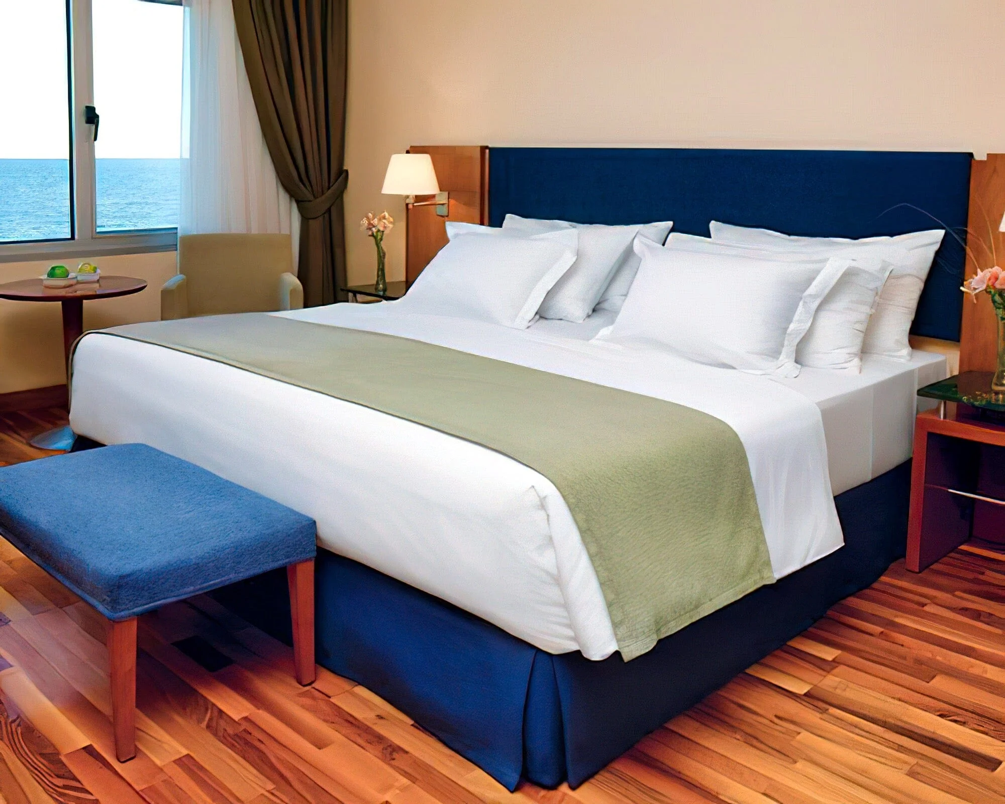 Hotel NH Columbia - Image 3