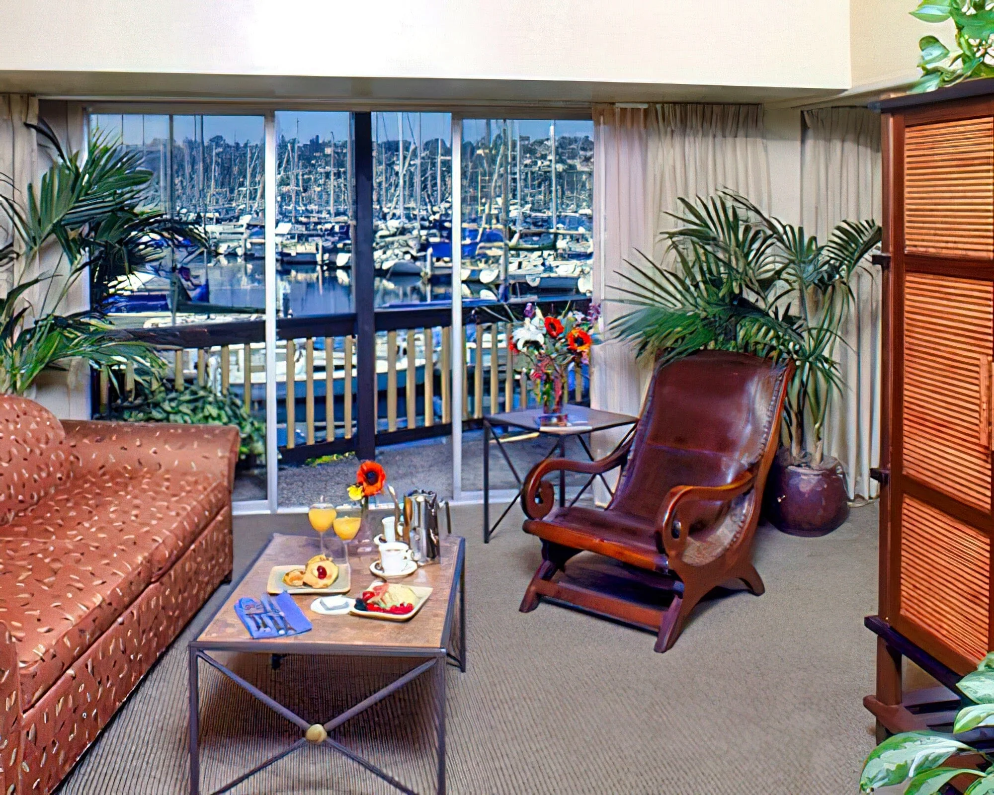 Humphrey's Half Moon Inn & Suites - Image 11