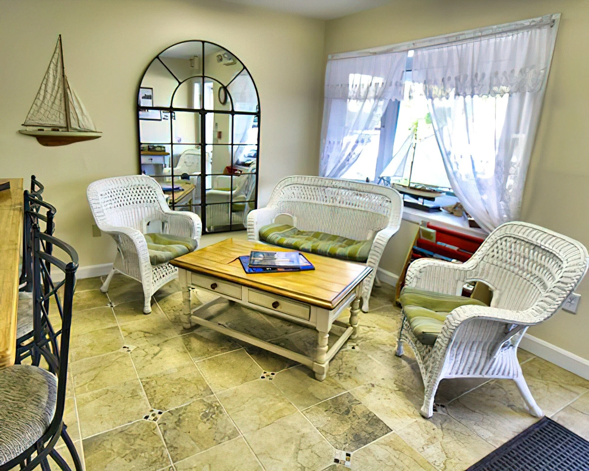 Island Manor Resort - Image 13