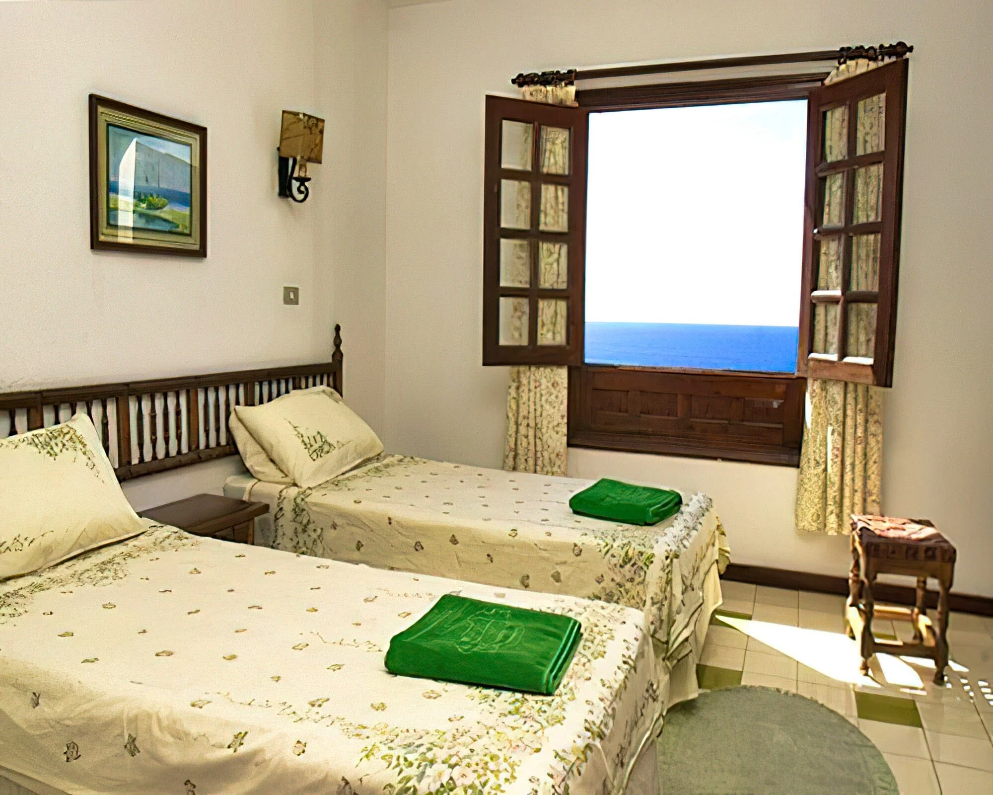 Las Rosas Resort - Image 13