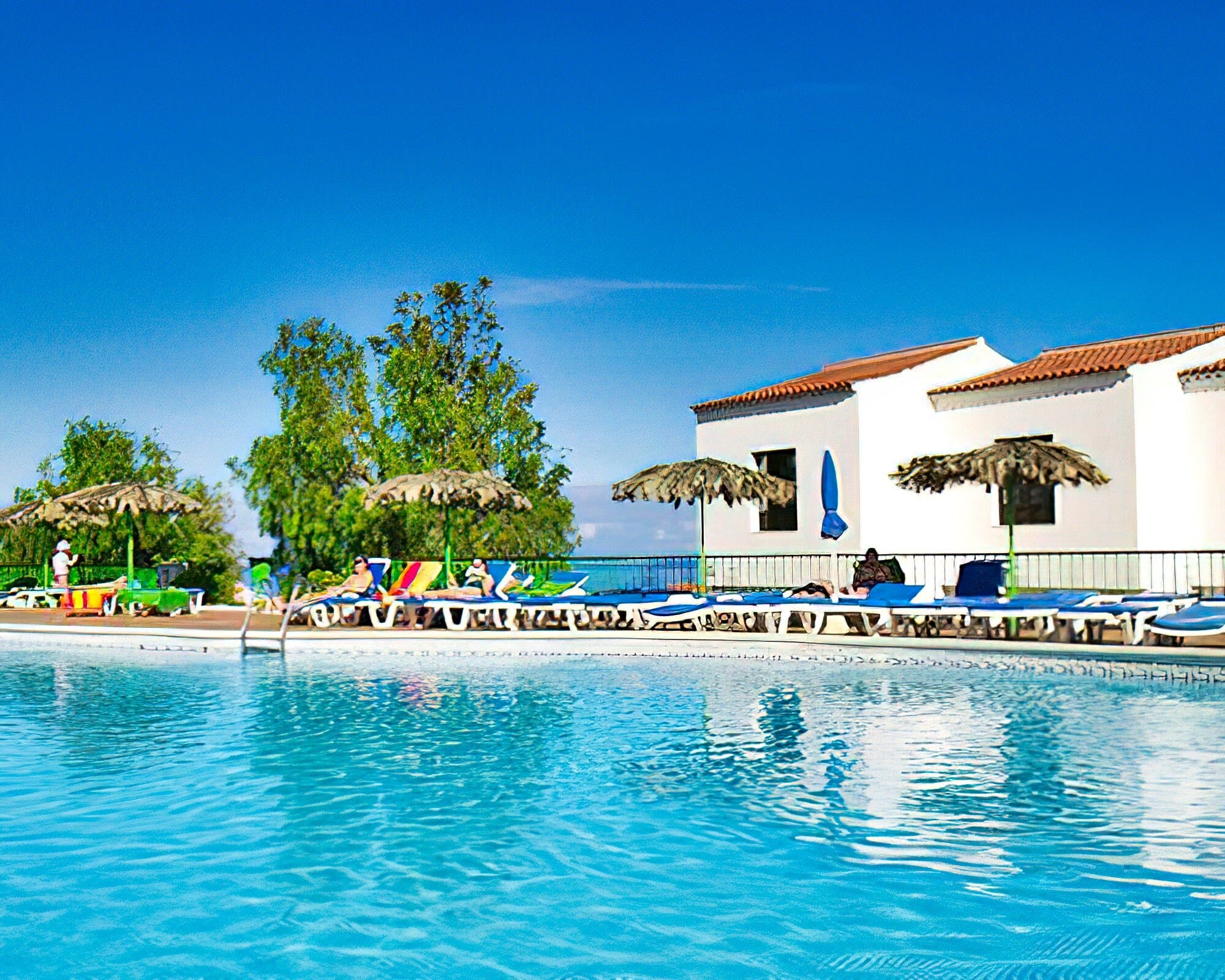 Las Rosas Resort - Image 14