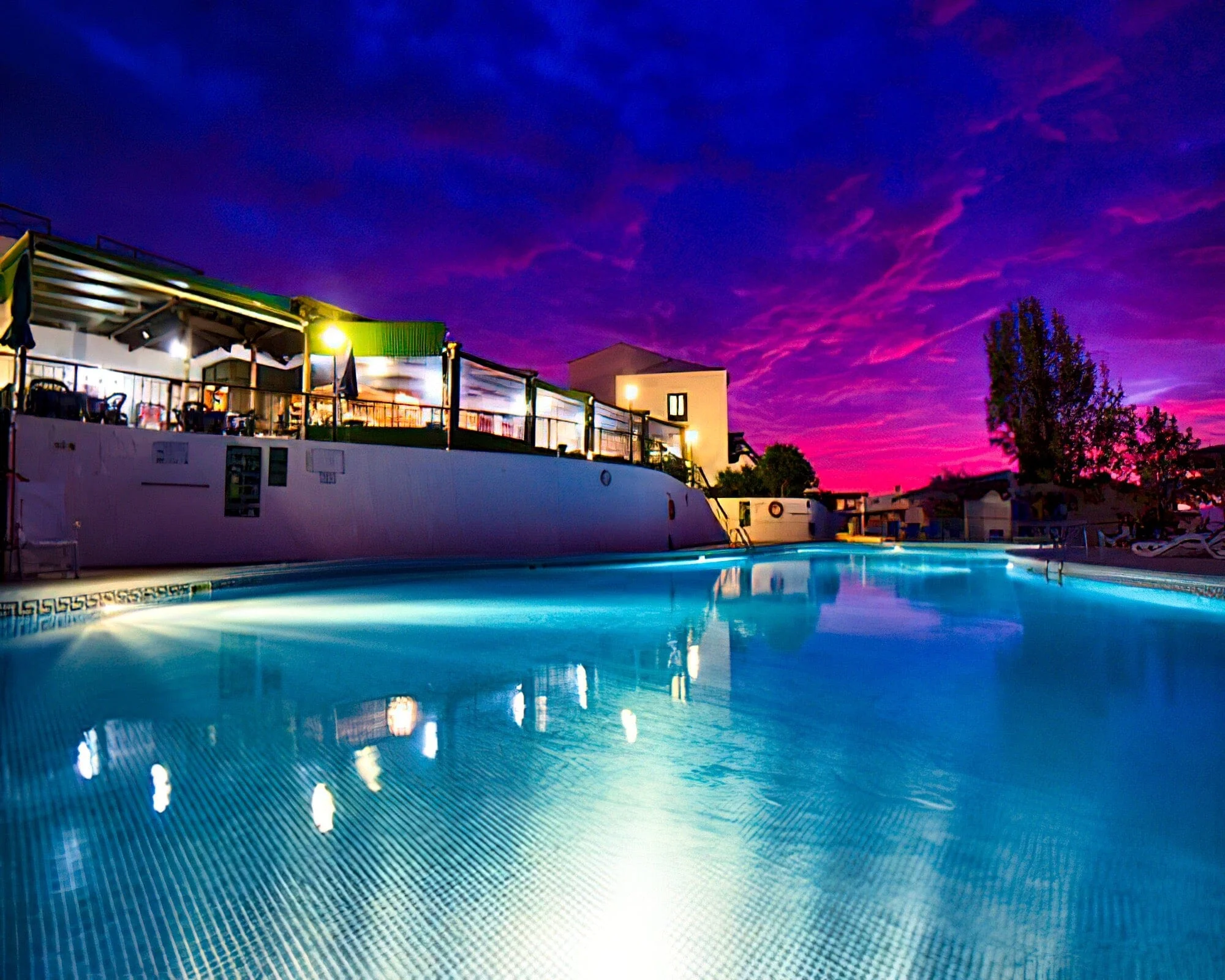 Las Rosas Resort - Image 21