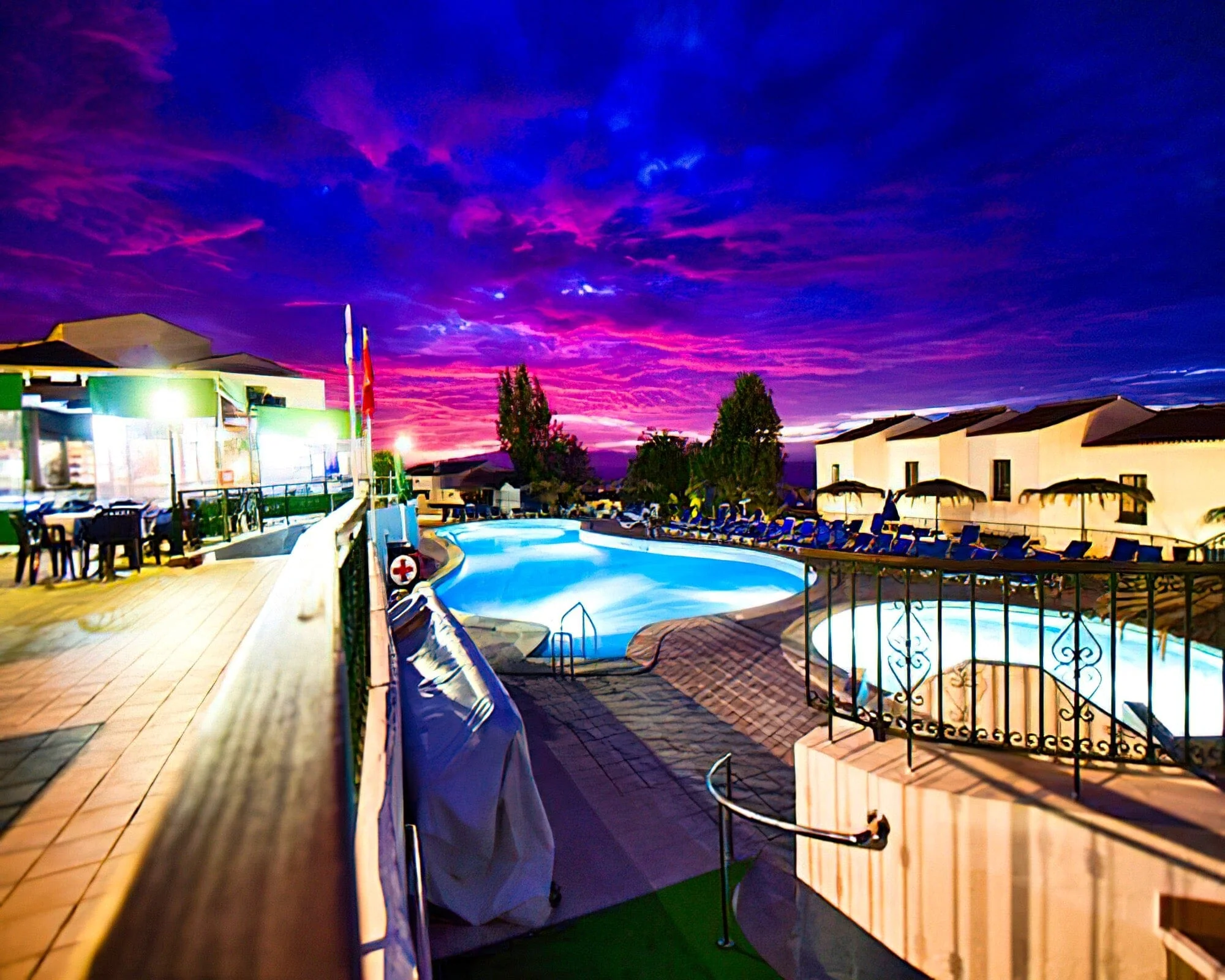 Las Rosas Resort - Image 23