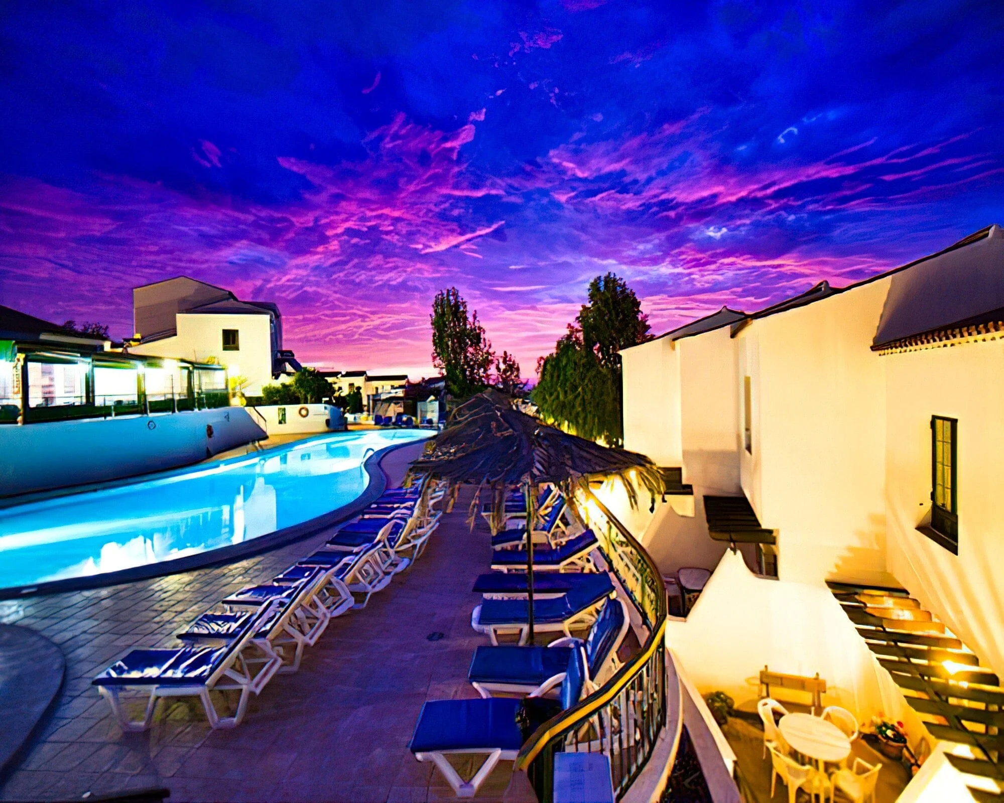 Las Rosas Resort - Image 25