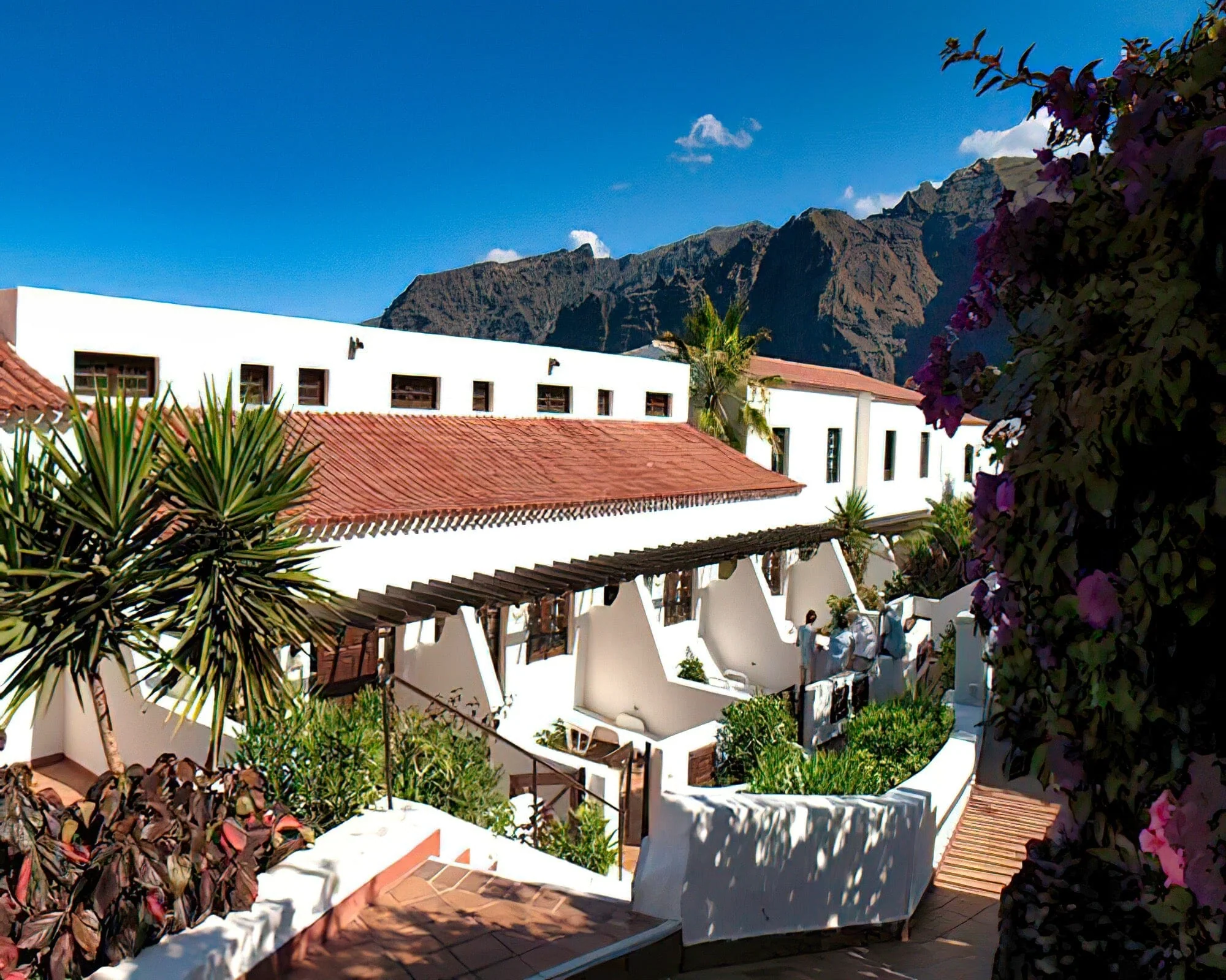 Las Rosas Resort - Image 6