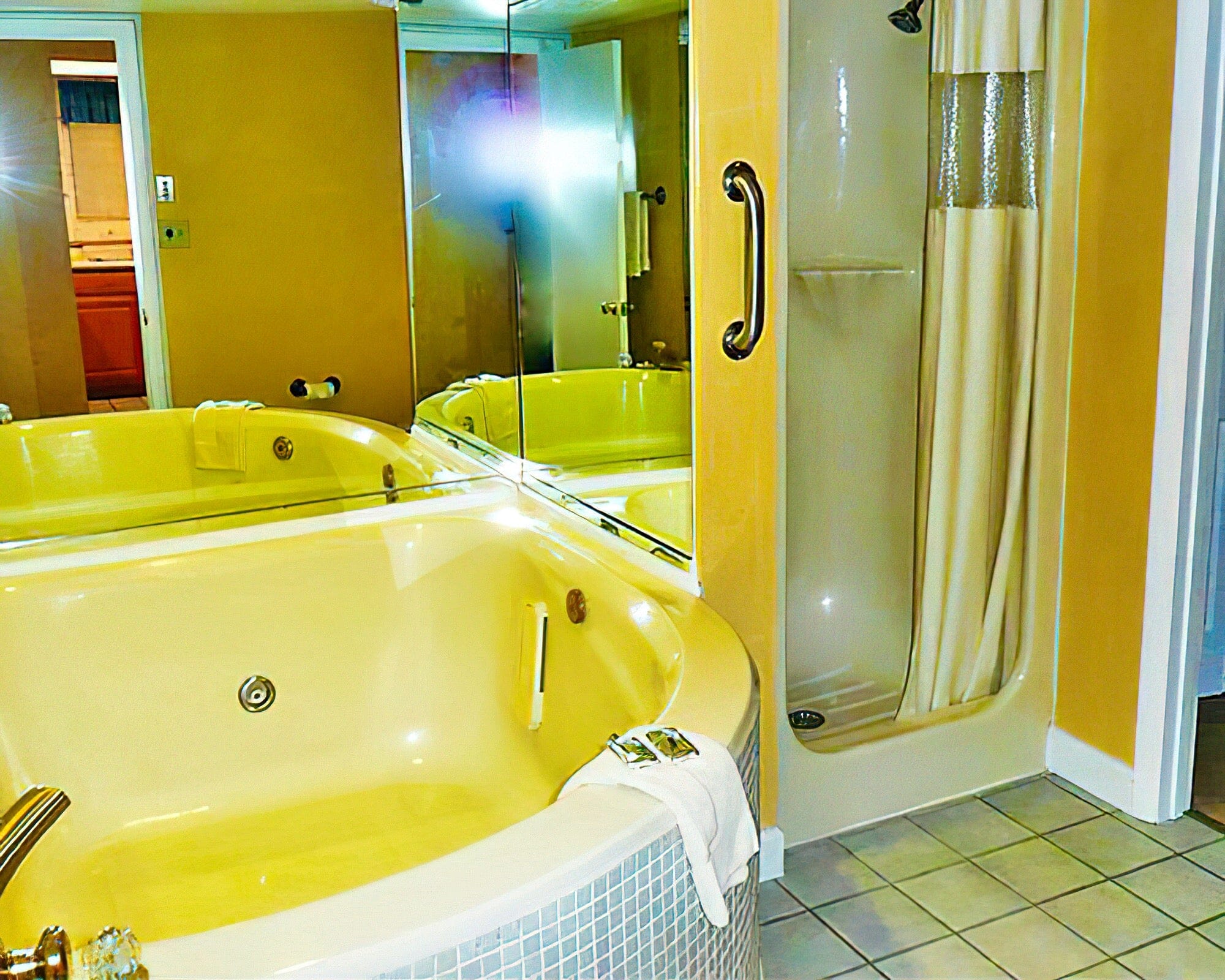 Laurel Point Resort - Image 23