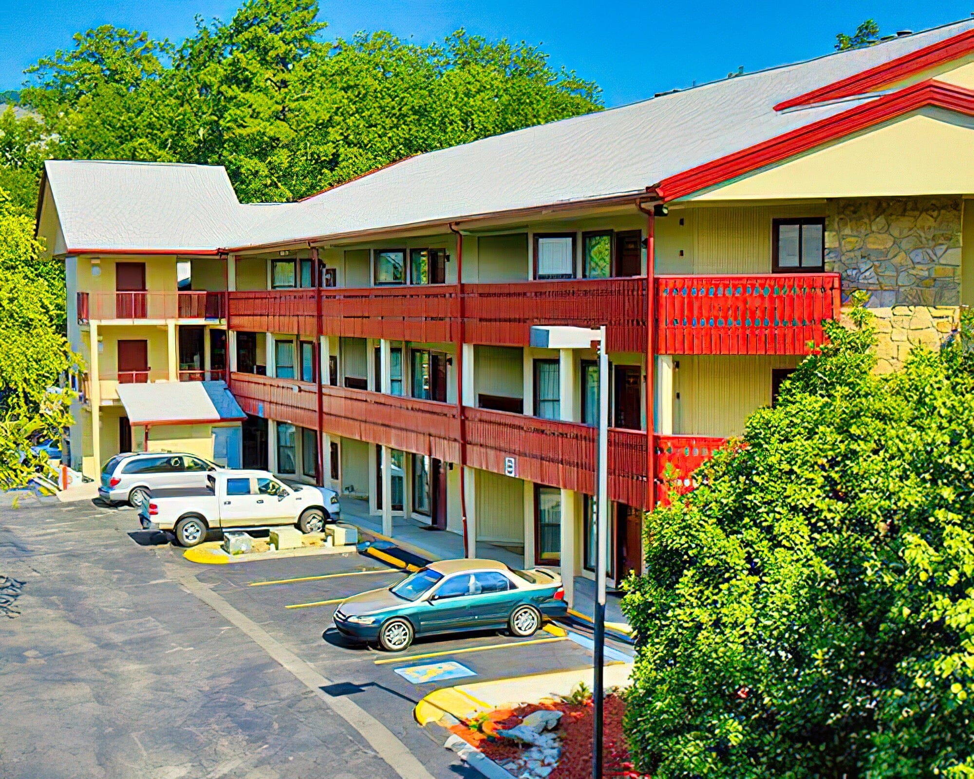 Laurel Point Resort - Image 6