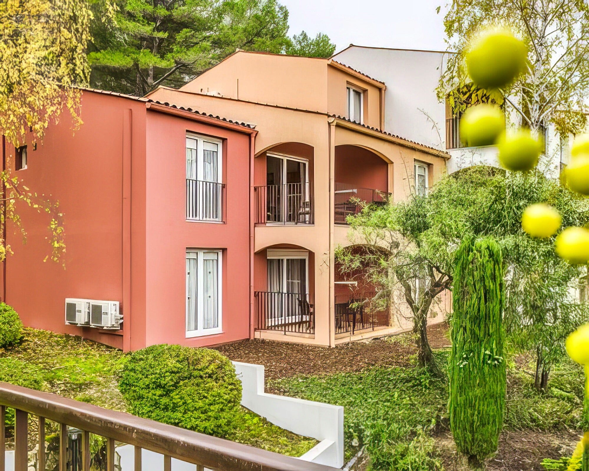 Le Club Mougins - Image 13