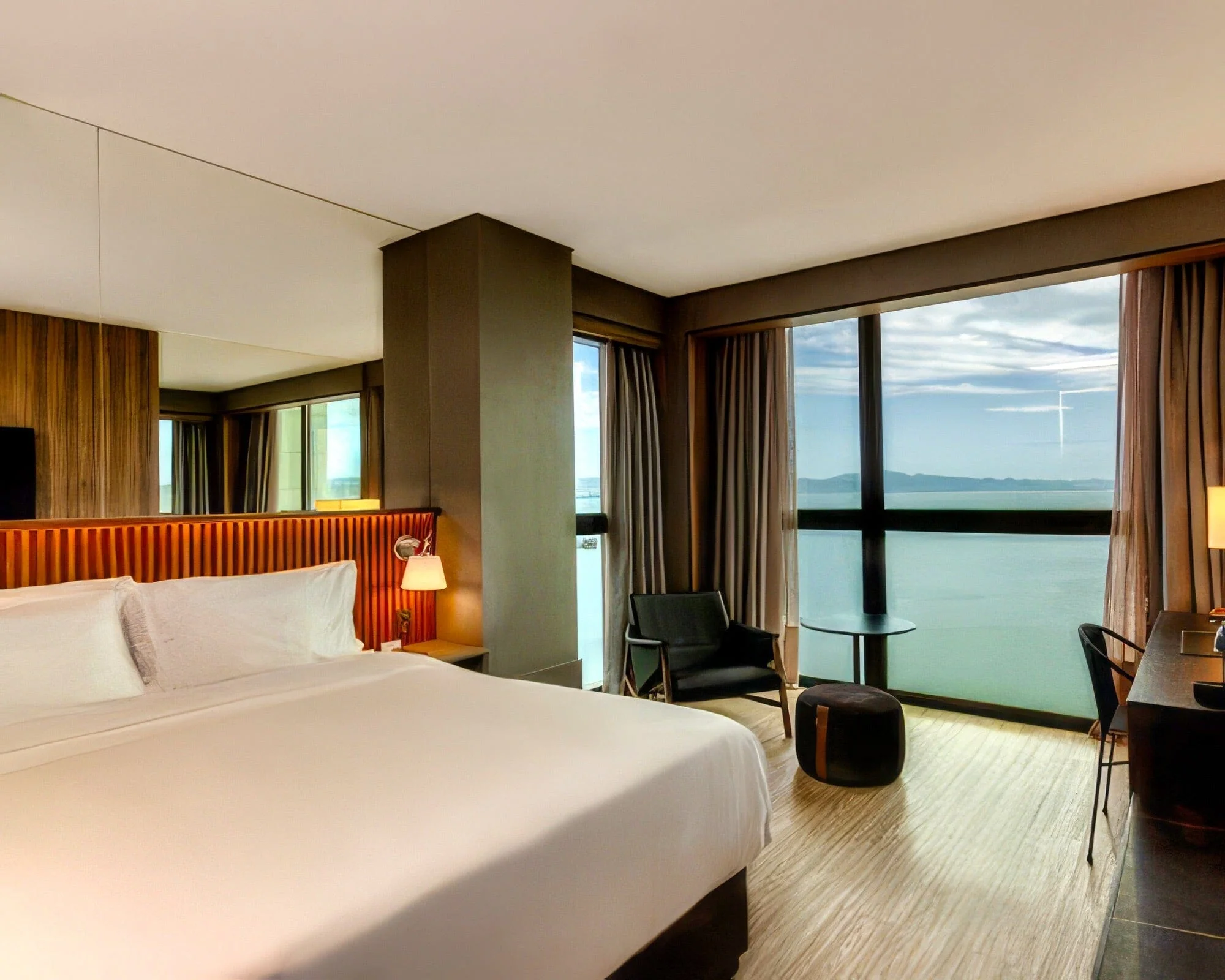 LK Design Hotel - Image 2