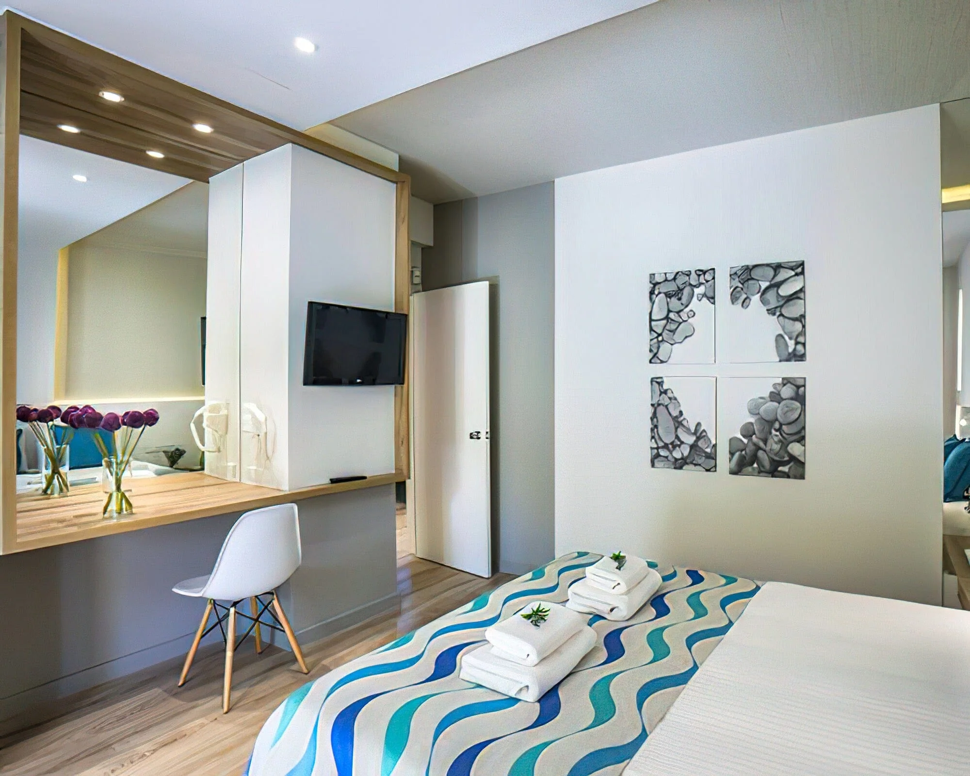 Malama Beach Club - Image 34