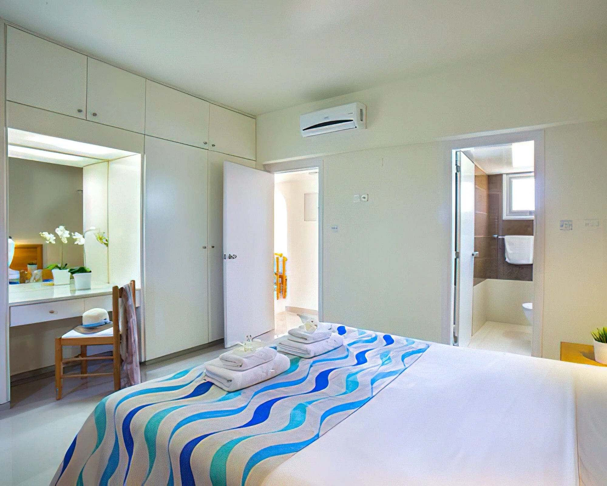 Malama Beach Club - Image 35