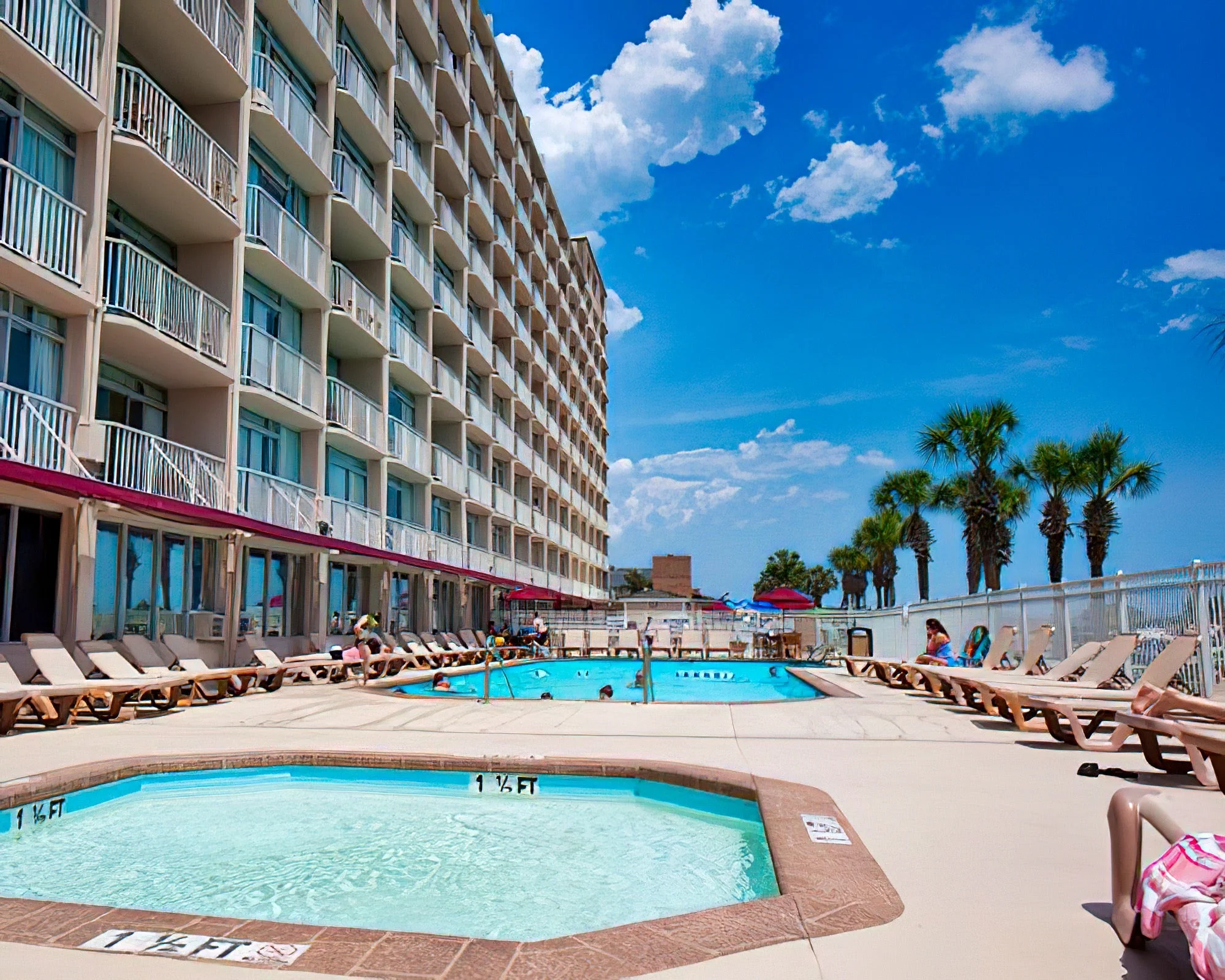 Maritime Beach Club - Image 12