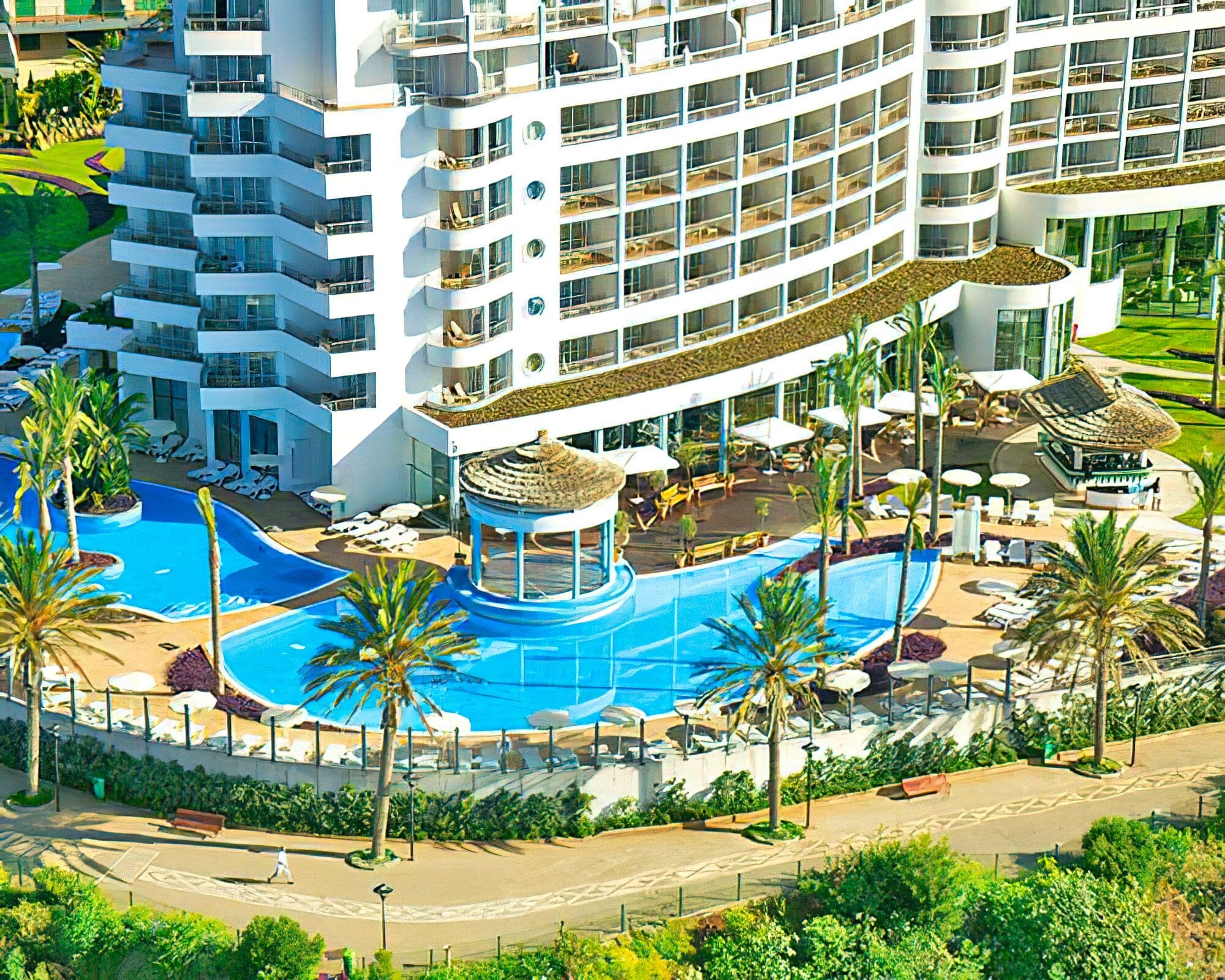 Pestana Grand Hotel - Image 2