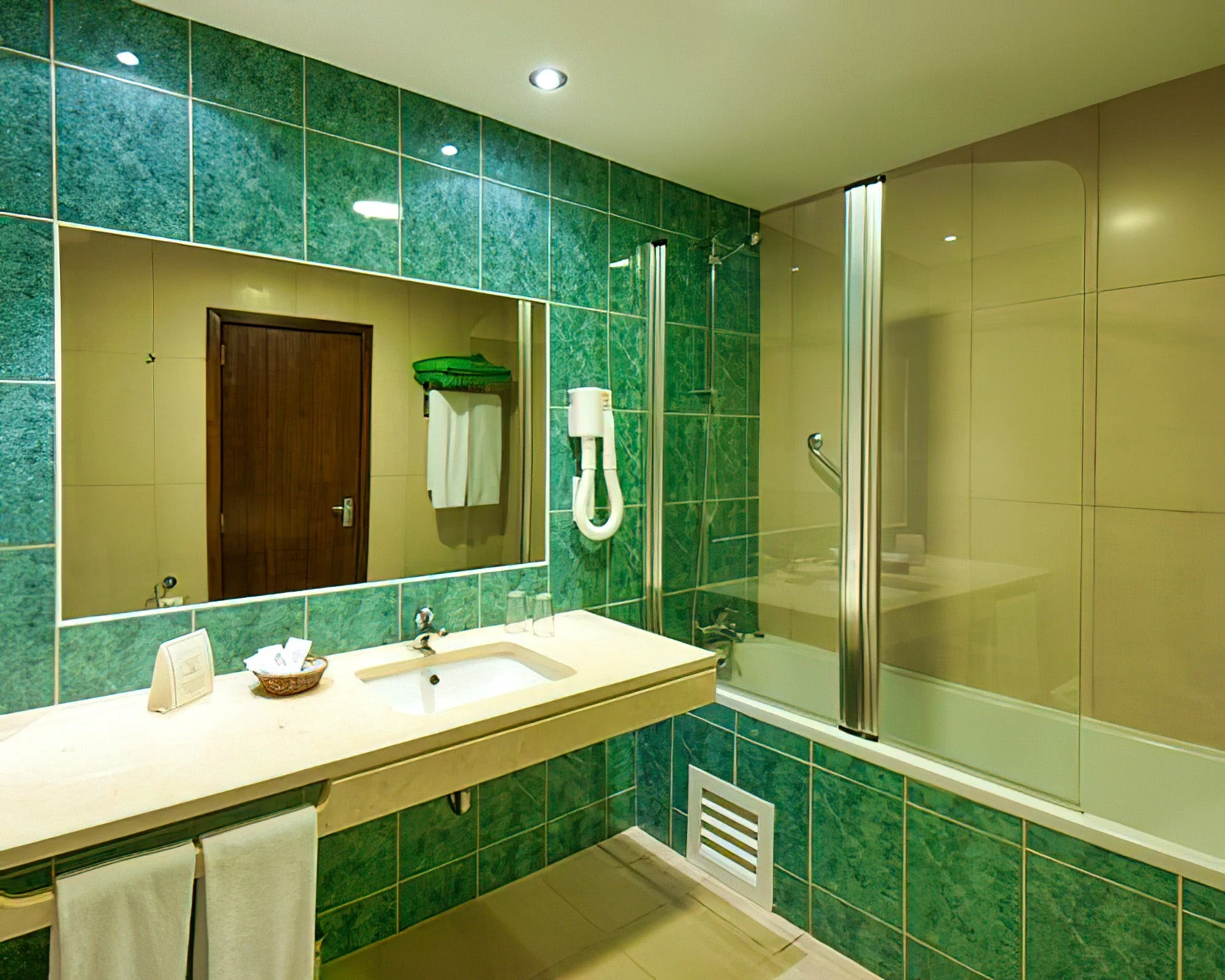 Roca Mar Sports and Country Club - Image 13