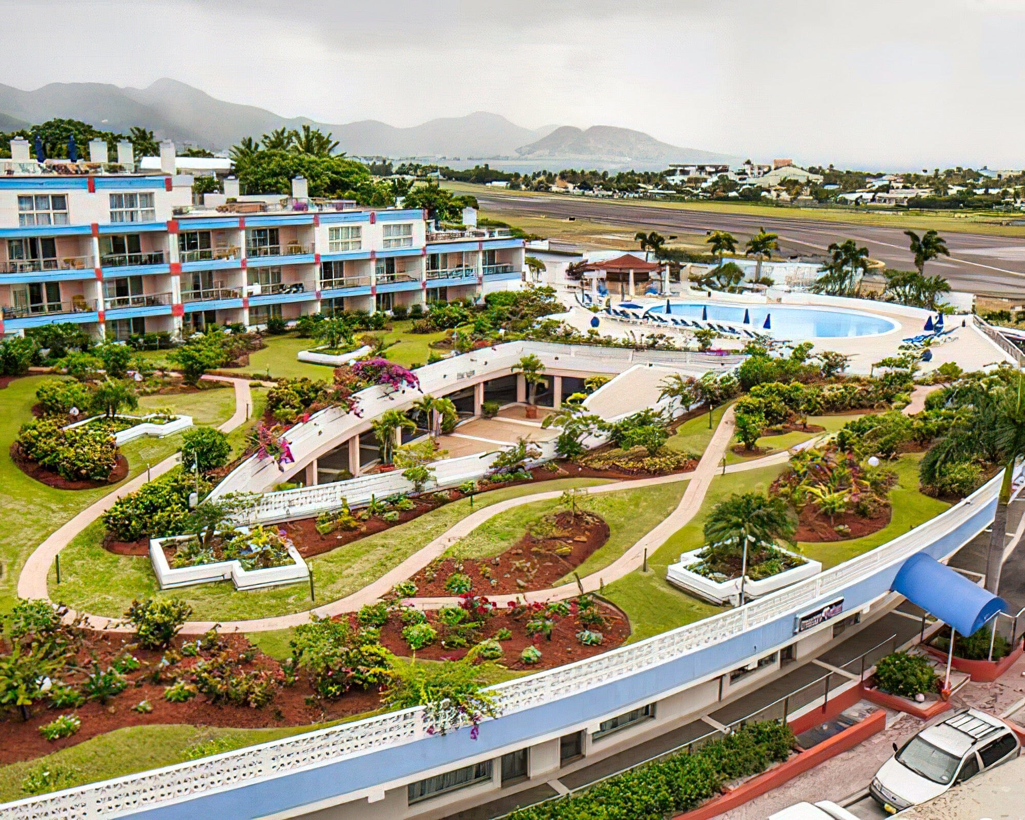 Royal Islander Club La Terrasse Resort - Image 2