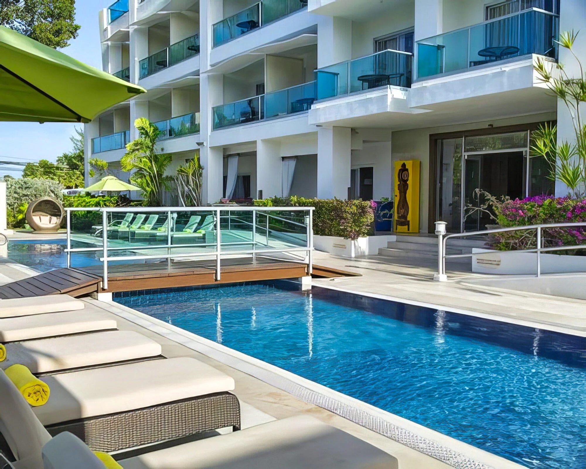 South Beach Hotel - Image 2
