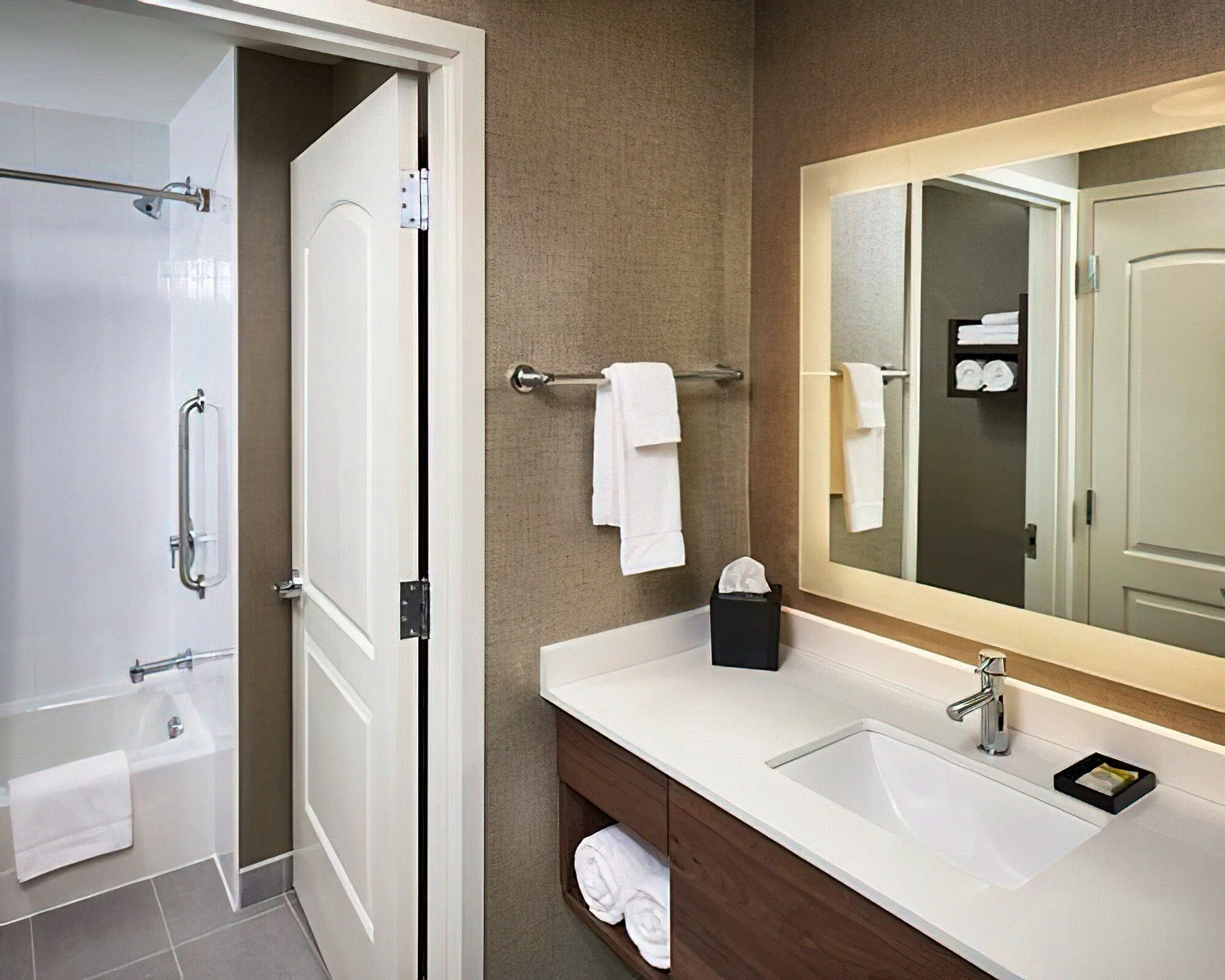 Staybridge Suites Niagara-on-the-Lake - Image 11