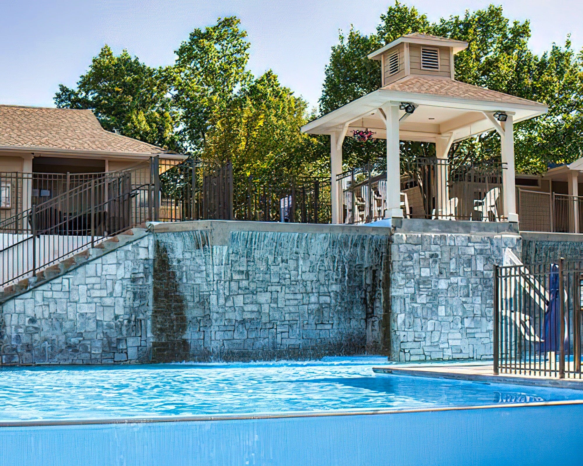 Stonebridge Village Condominiums - Image 3
