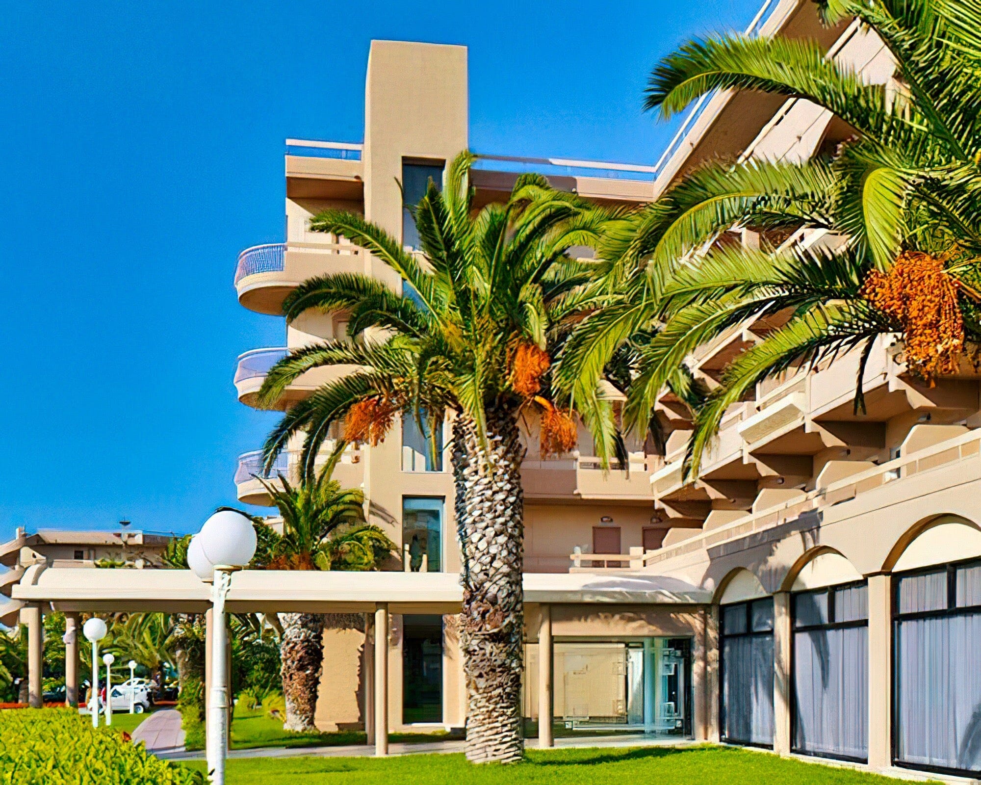Sun Beach Hotel - Image 4