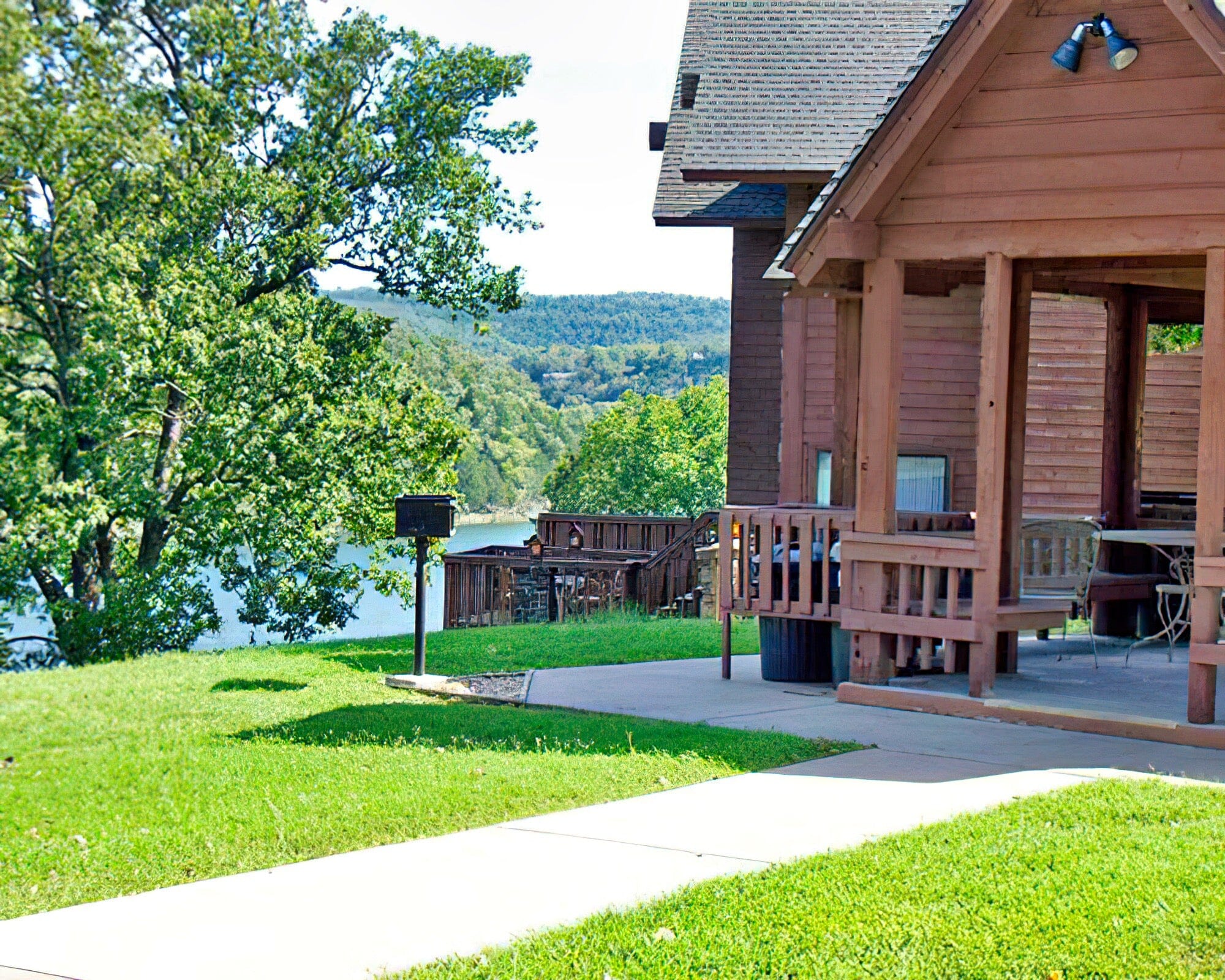 Table Rock Landing On Holiday Island - Image 10