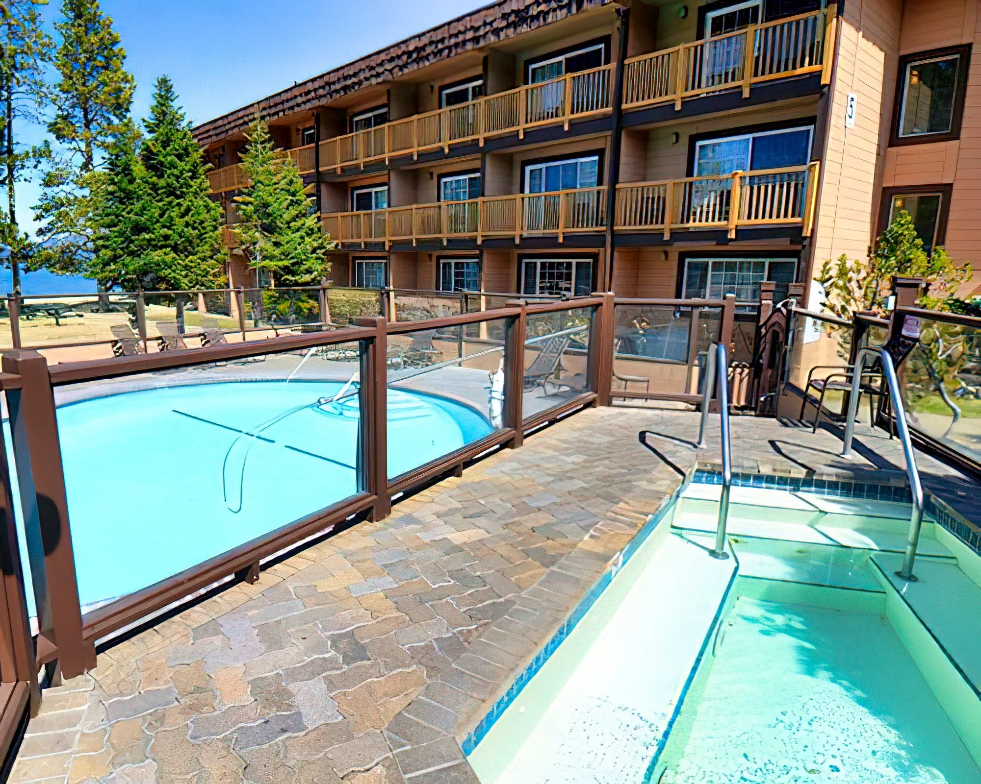 Tahoe Beach & Ski Club - Image 10