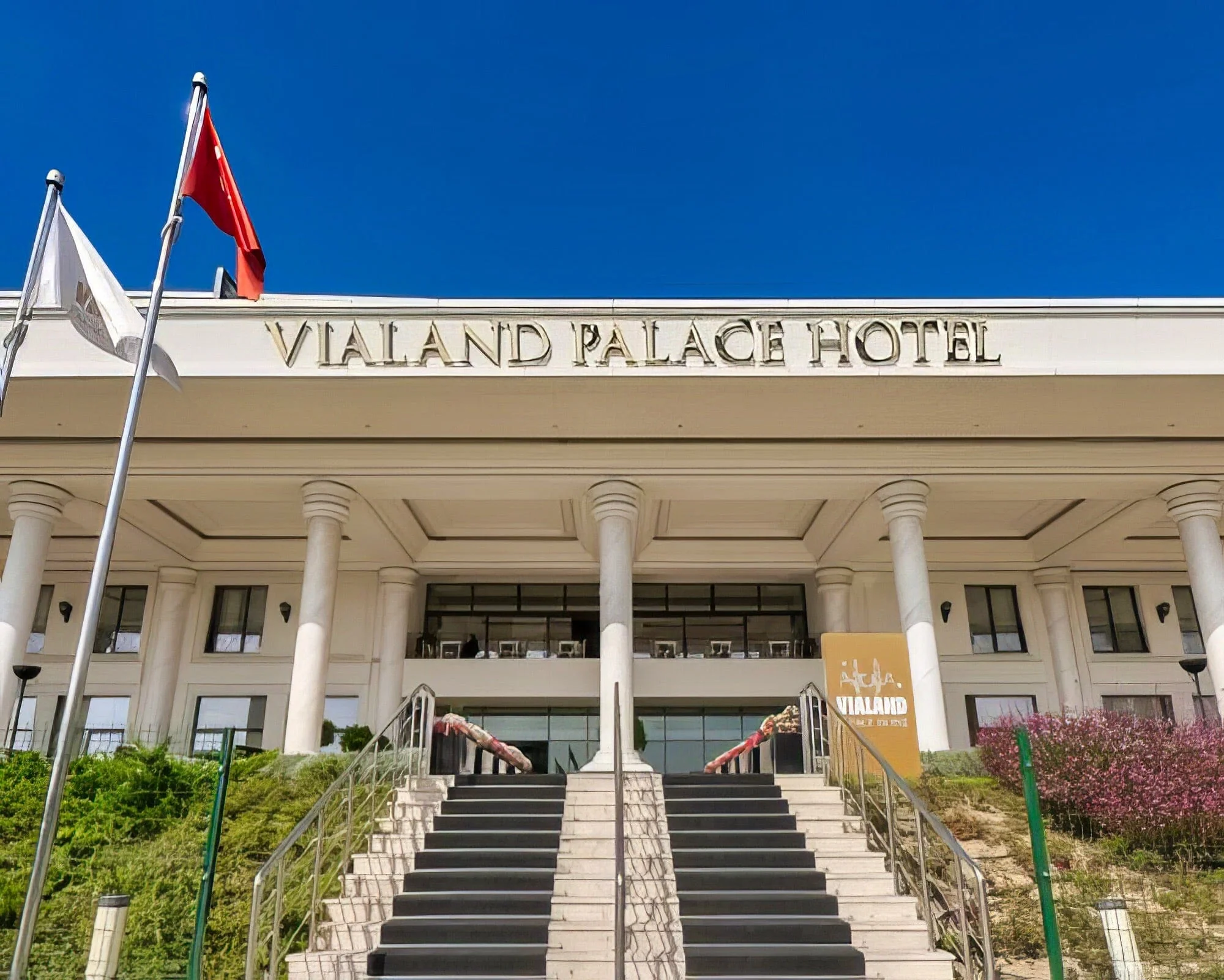 Vialand Palace Hotel - Image 2