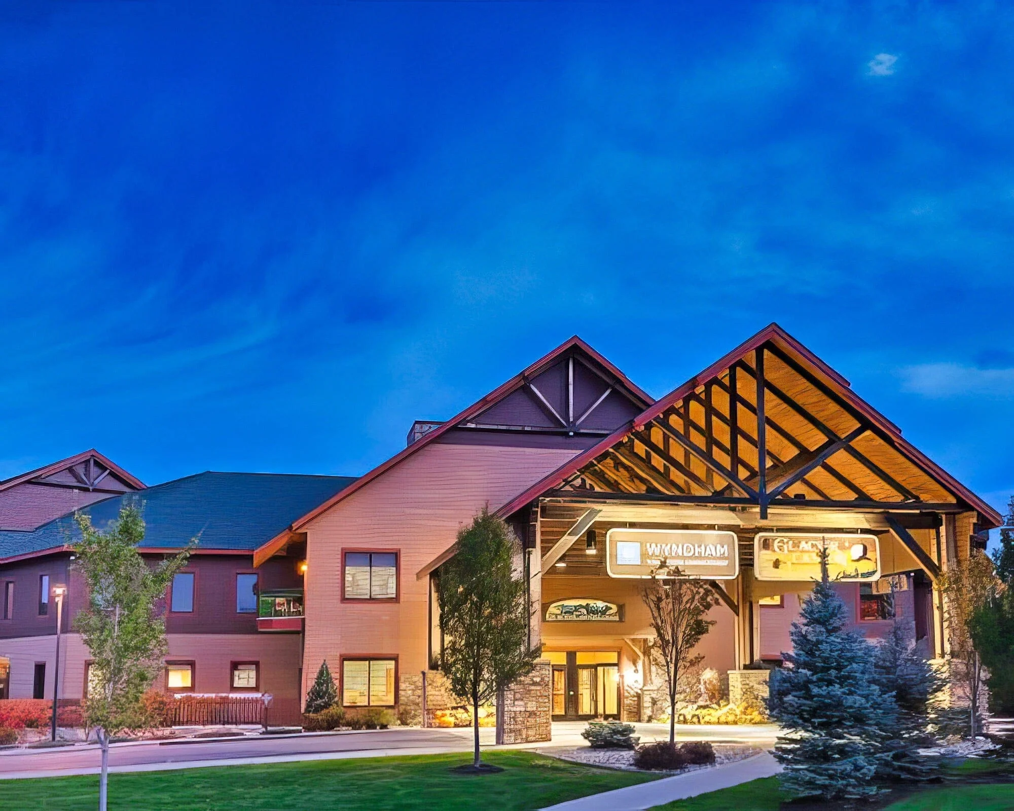 Wyndham Vacation Resorts At Glacier Canyon - Image 11